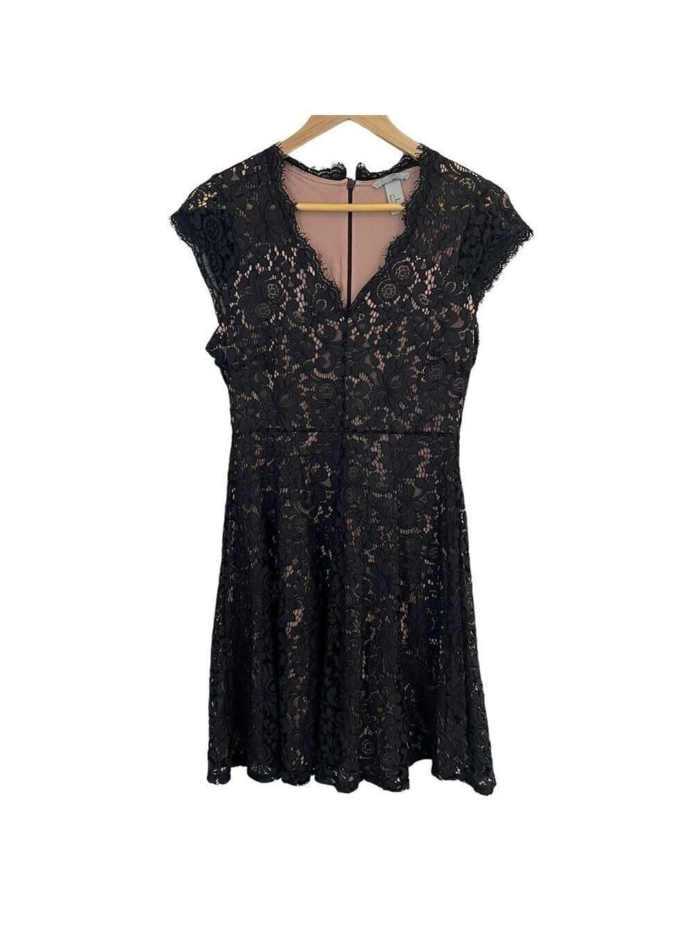 H&M Lace Overlay Dress Womens S Grey Pink Fit and Flare V-Neck Knee Length EUC